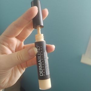 Dermablend smooth liquid camo
